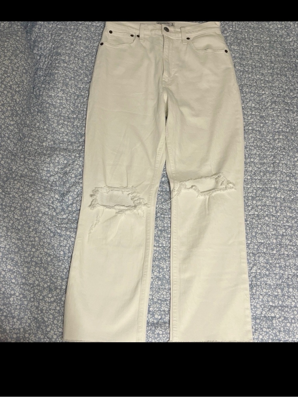 Abercrombie Jeans-White Distressed Women’s Jeans size 4/27